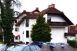 Büdingen – Reihenmittelhaus in begehrter Wohnlage mit Terrasse und 2 Balkonen!