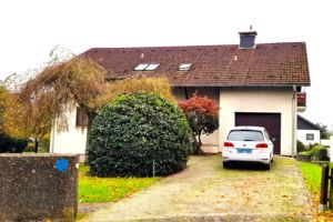 Büdingen-OT: 3 Familienhaus mit schönem Grundstück!